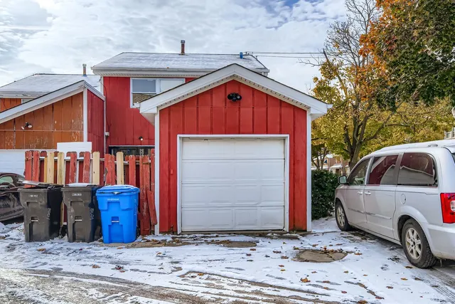 $2,195 | 8001 South Essex Avenue, Chicago, IL 60617