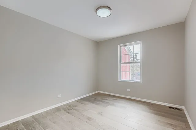 $2,195 | 8001 South Essex Avenue, Chicago, IL 60617