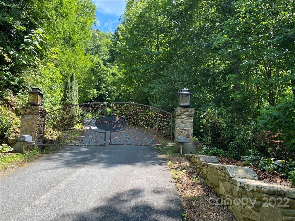 7 Treehouse Road, Unit 7 Whittier, NC 28789 - Photo 7 of 9 Gallery Image 7