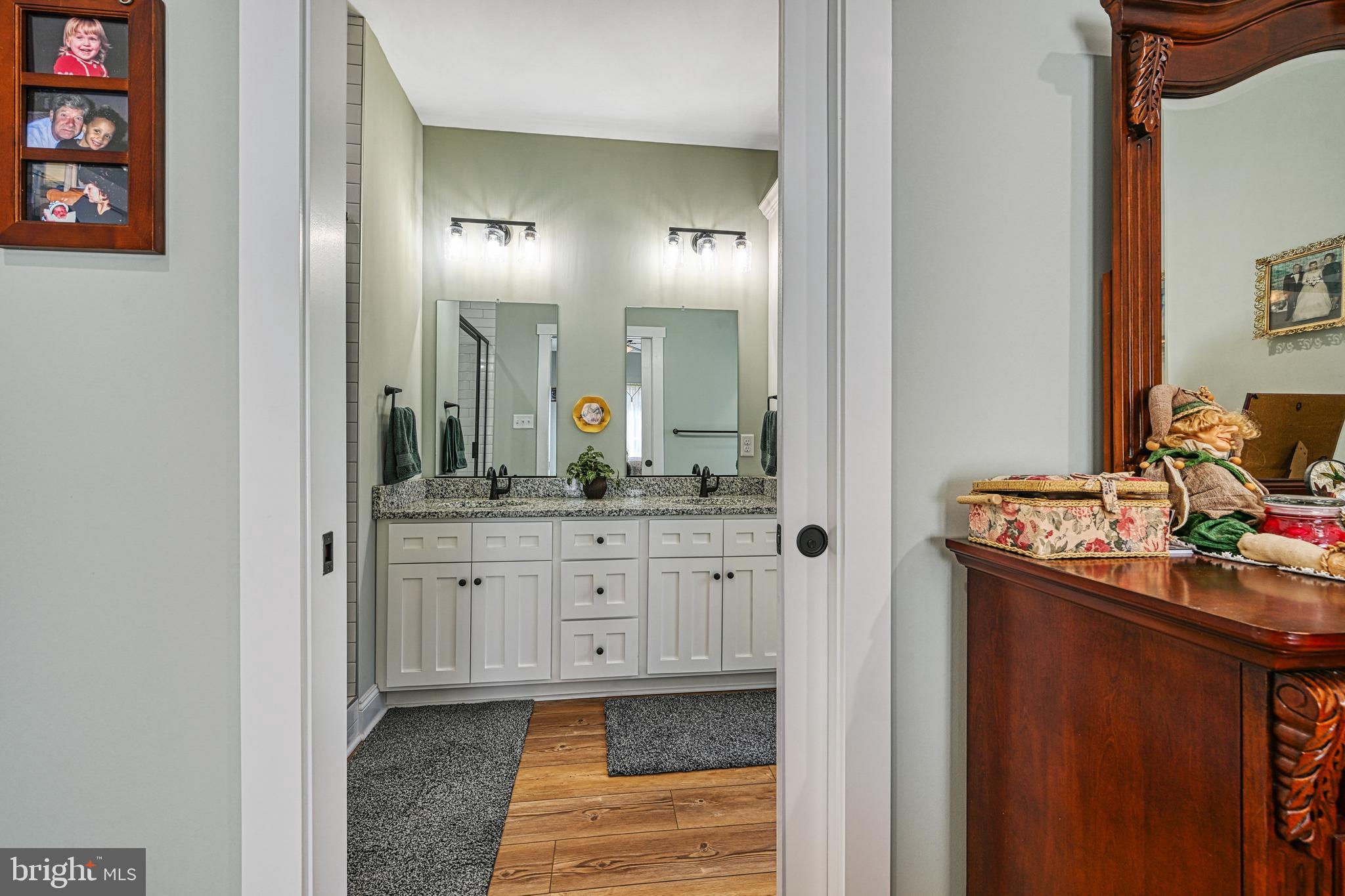 496 Halls Store Road Mineral, VA 23117 - Photo 31 of 50 En-suite