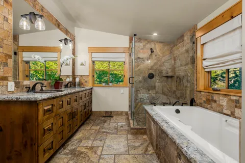 $3,200,000 | 13033 Camp Trail, Truckee, CA 96161