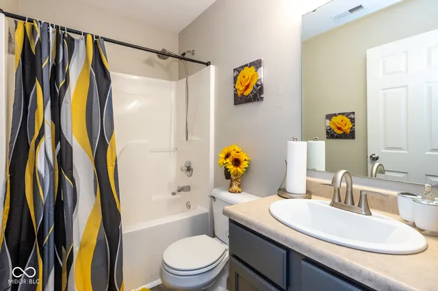 $255,000 | 5819 Jackie Lane, Indianapolis, IN 46221