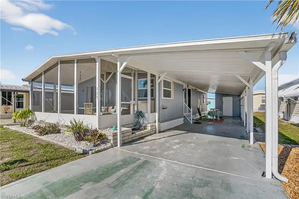 $1,750 | 125 Kim Drive, Unit 125, Naples, FL 34104