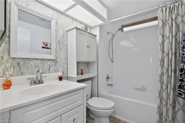 $1,750 | 125 Kim Drive, Unit 125, Naples, FL 34104