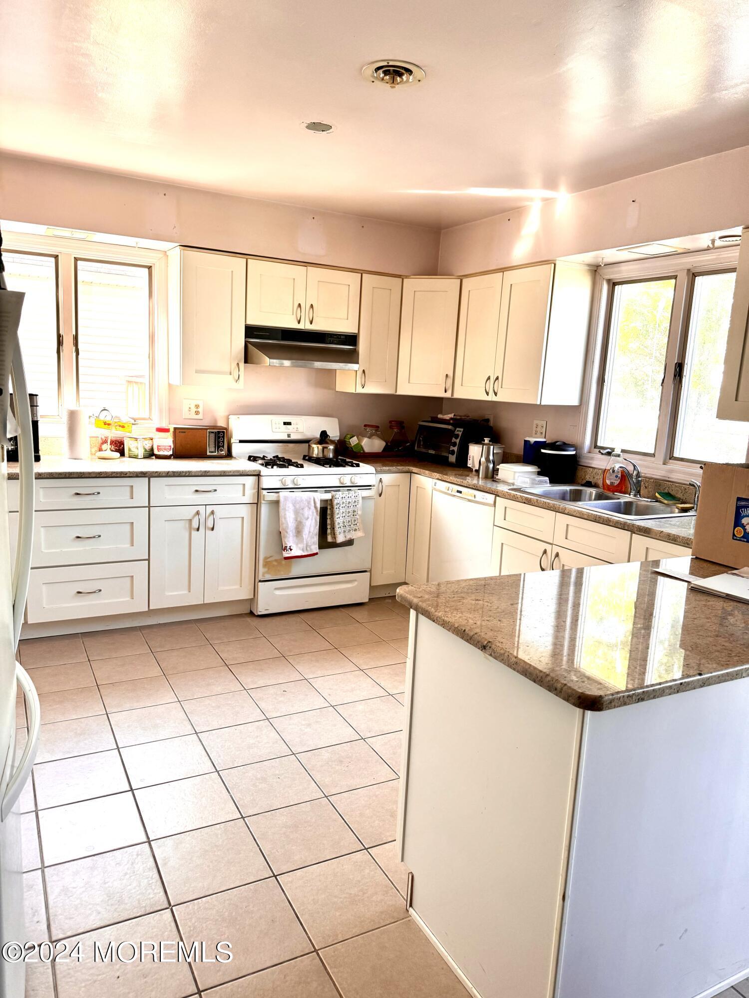 27 Sunrise Way Toms River, NJ 08753 - Photo 19 of 28 IMG_0070
