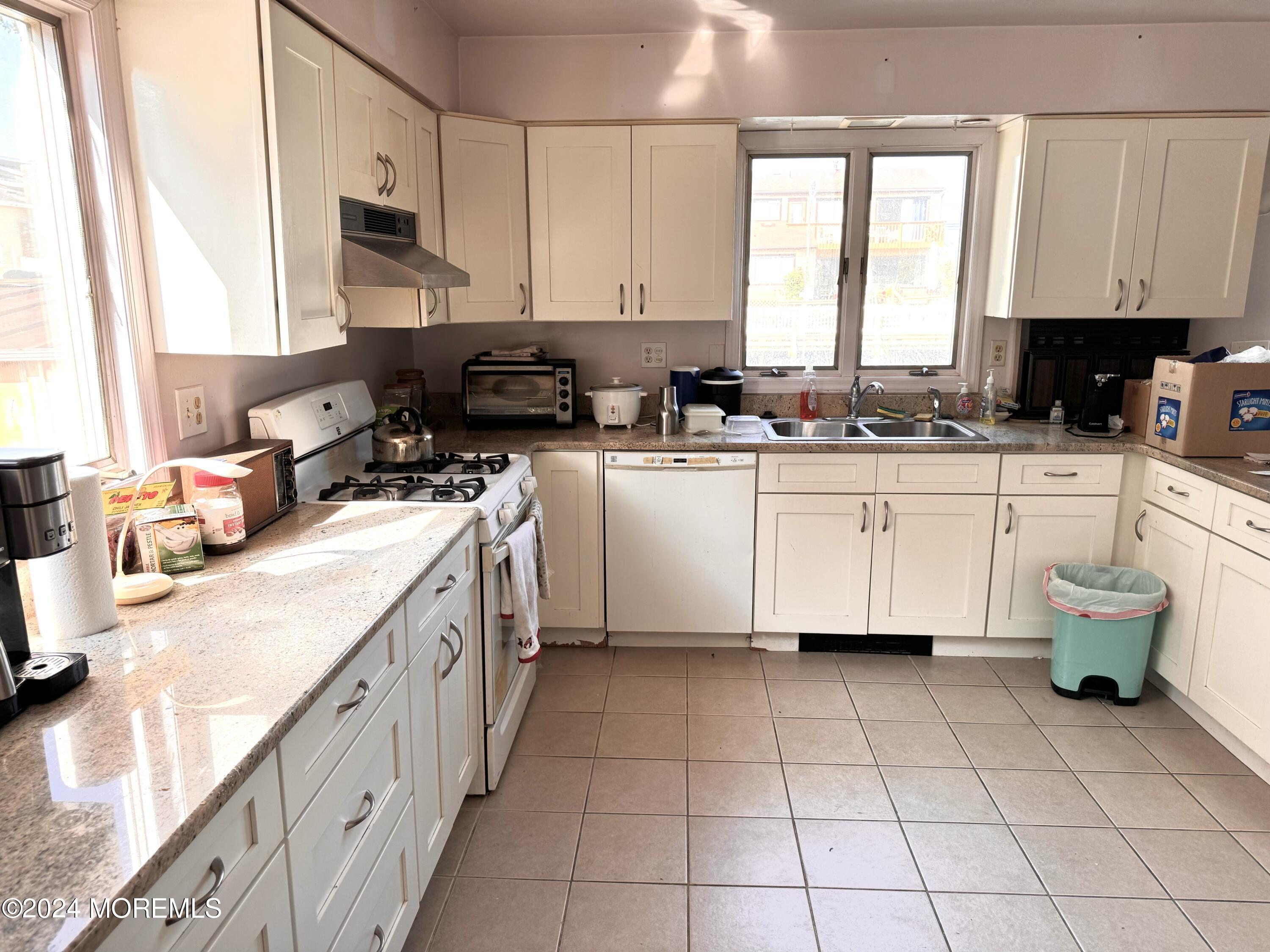 27 Sunrise Way Toms River, NJ 08753 - Photo 20 of 28 IMG_0071