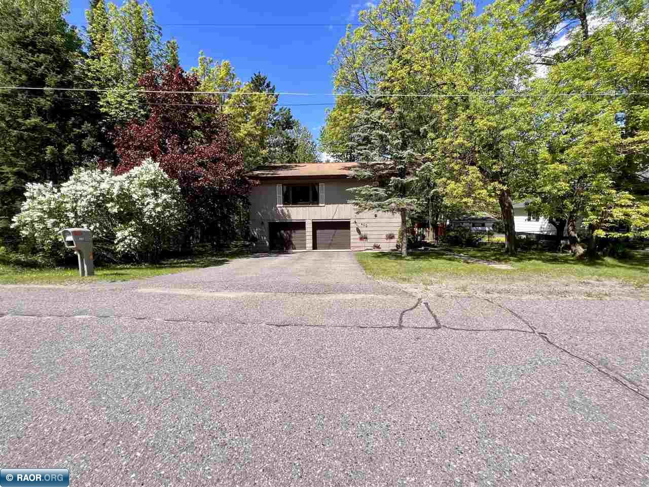 403 13th Avenue West Eveleth, MN 55734 - Photo 2 of 35