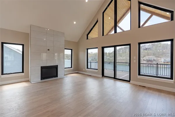 $985,000 | 27882 Waters Edge Lane, Rocky Mount, MO 65072