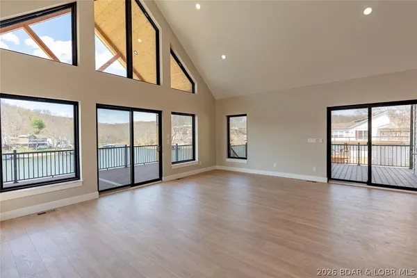 $985,000 | 27882 Waters Edge Lane, Rocky Mount, MO 65072
