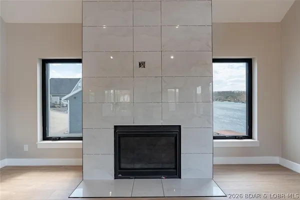 $985,000 | 27882 Waters Edge Lane, Rocky Mount, MO 65072