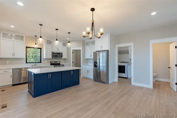 $985,000 | 27882 Waters Edge Lane, Rocky Mount, MO 65072