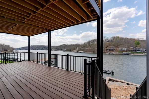 $985,000 | 27882 Waters Edge Lane, Rocky Mount, MO 65072
