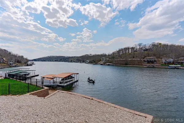 $985,000 | 27882 Waters Edge Lane, Rocky Mount, MO 65072