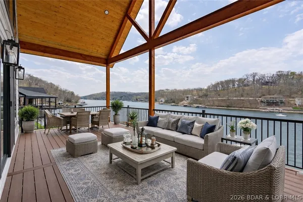 $985,000 | 27882 Waters Edge Lane, Rocky Mount, MO 65072