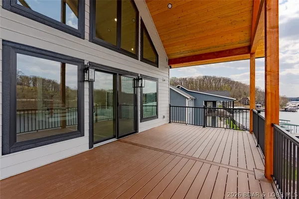$985,000 | 27882 Waters Edge Lane, Rocky Mount, MO 65072