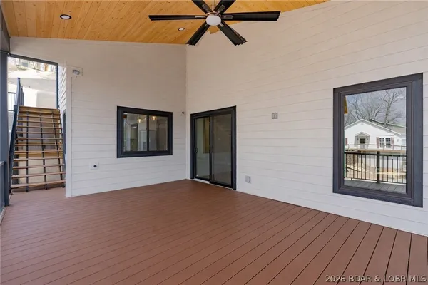 $985,000 | 27882 Waters Edge Lane, Rocky Mount, MO 65072