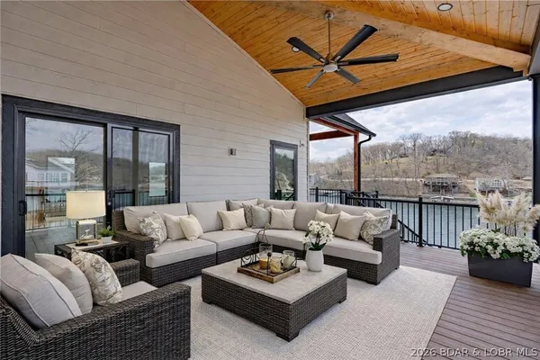 $985,000 | 27882 Waters Edge Lane, Rocky Mount, MO 65072