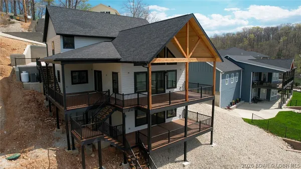 $985,000 | 27882 Waters Edge Lane, Rocky Mount, MO 65072