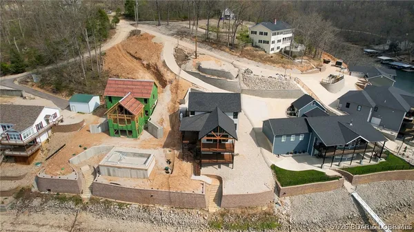 $985,000 | 27882 Waters Edge Lane, Rocky Mount, MO 65072