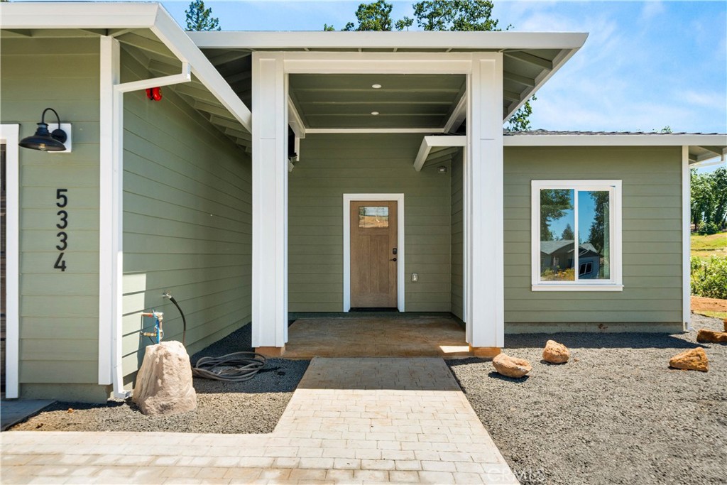 5334 Filbert Street Paradise, CA 95969 - Photo 3 of 30 a front view of a house