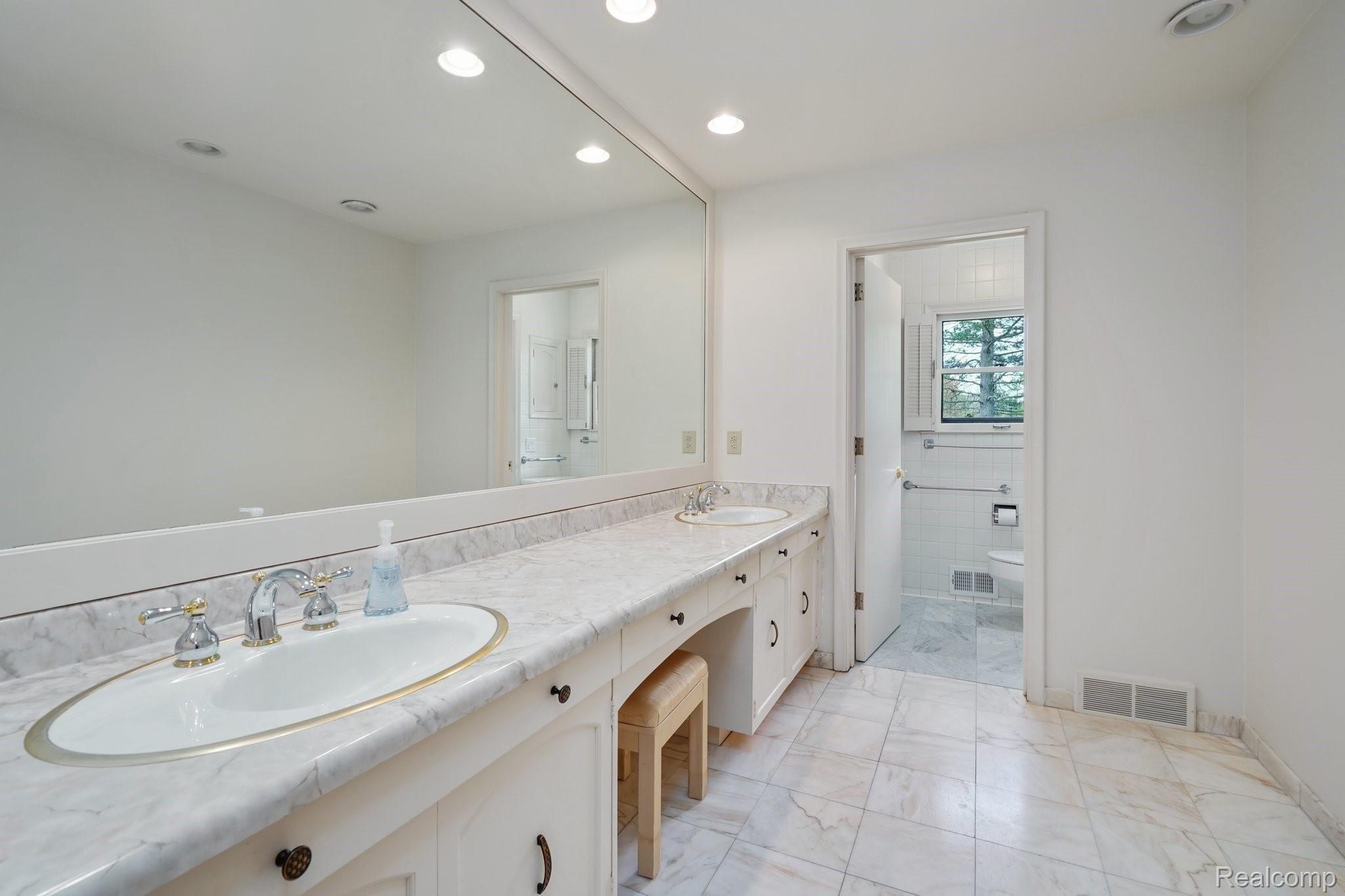 17834 Millar Road Clinton Township, MI 48036 - Photo 16 of 51 17834 Millar Road Clinton- 31.jpg