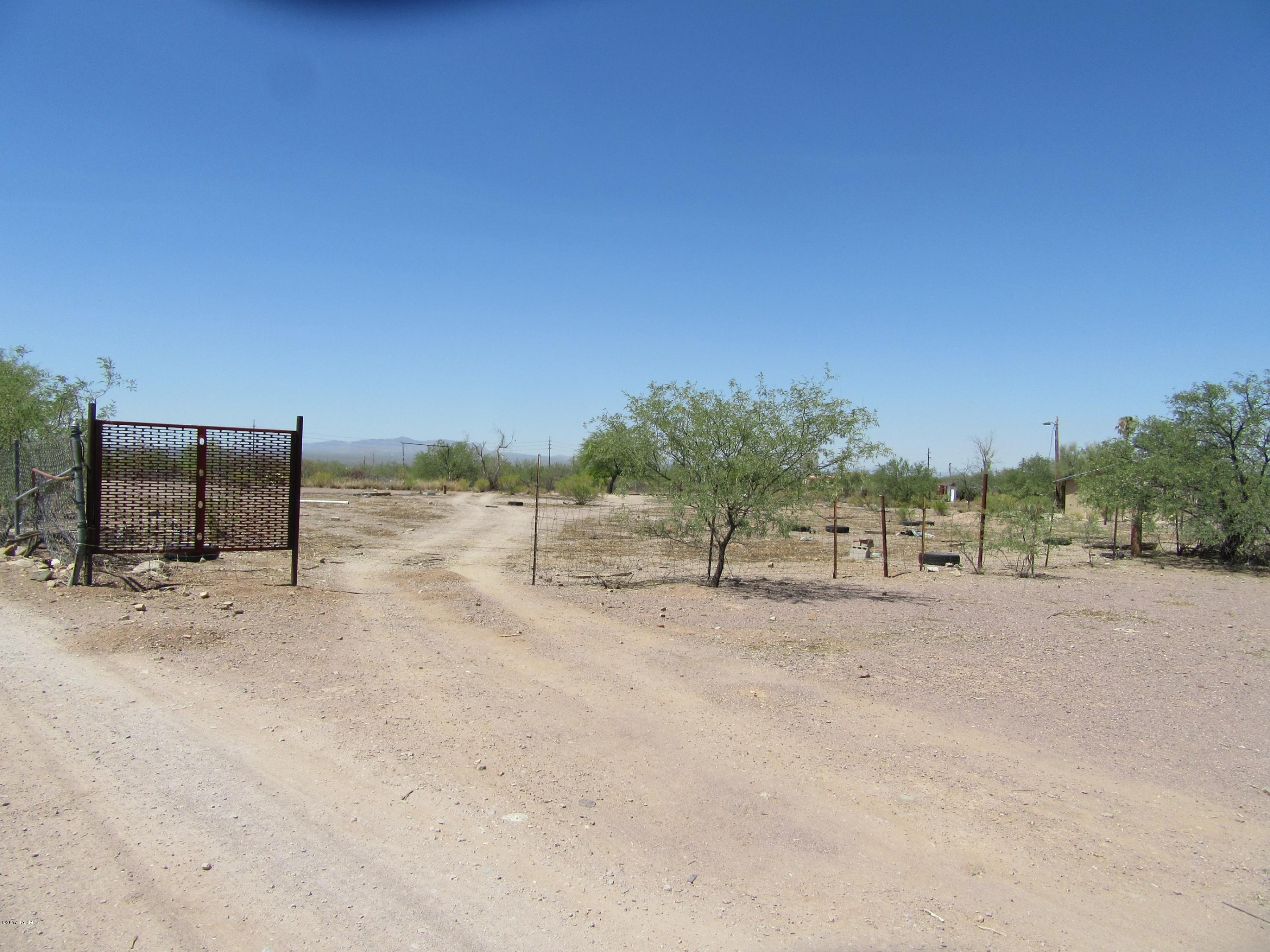 6281 South Mark Road Tucson, AZ 85757 - Photo 1 of 22 Gallery Image 1