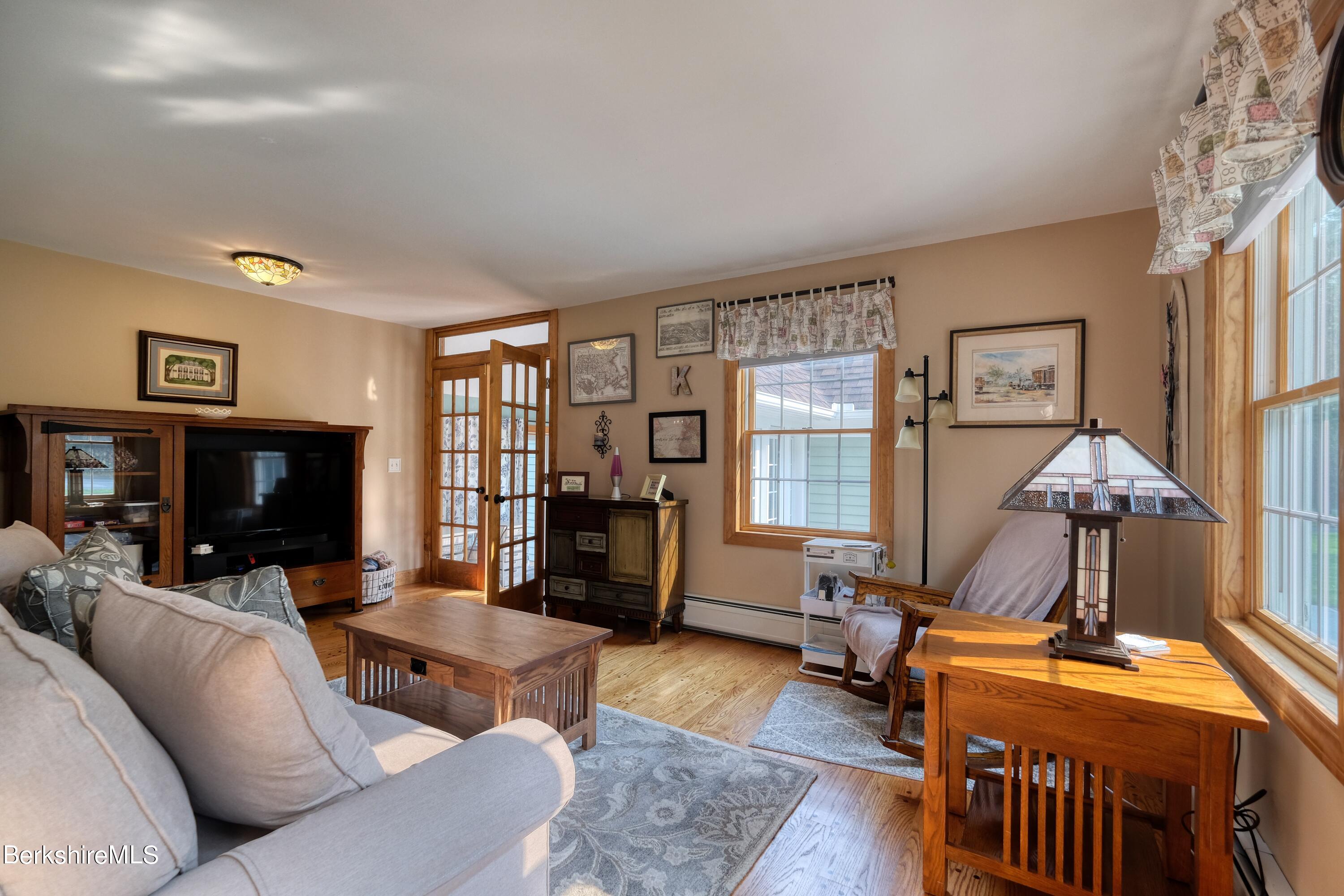90 Valentine Road Pittsfield, MA 01201 - Photo 12 of 54 Living Room