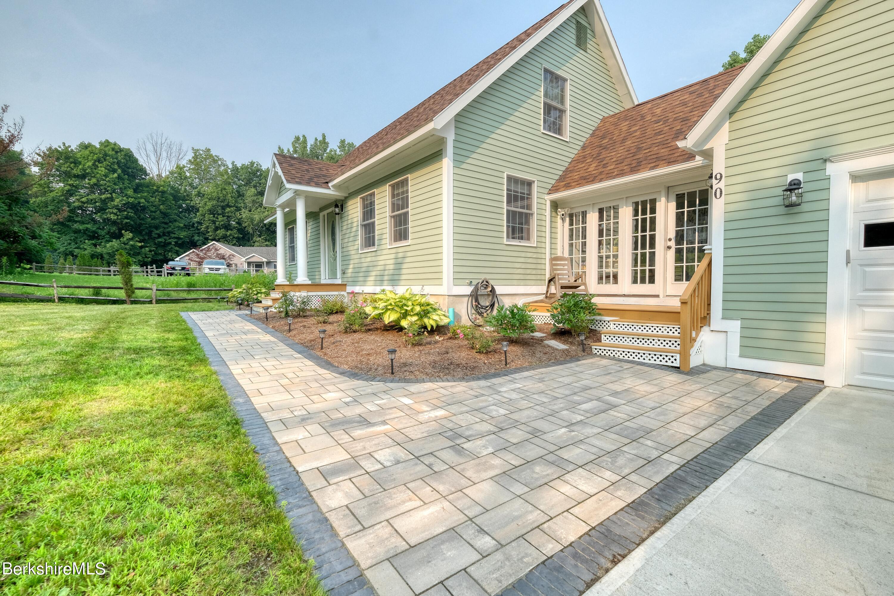 90 Valentine Road Pittsfield, MA 01201 - Photo 3 of 54 Front walkway