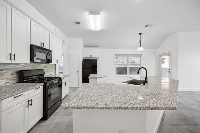 $2,200 | 2995 Overland Street, Round Rock, TX 78681