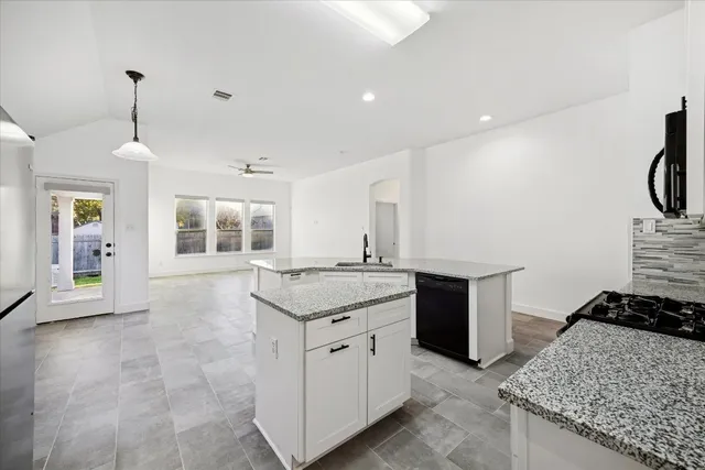 $2,200 | 2995 Overland Street, Round Rock, TX 78681