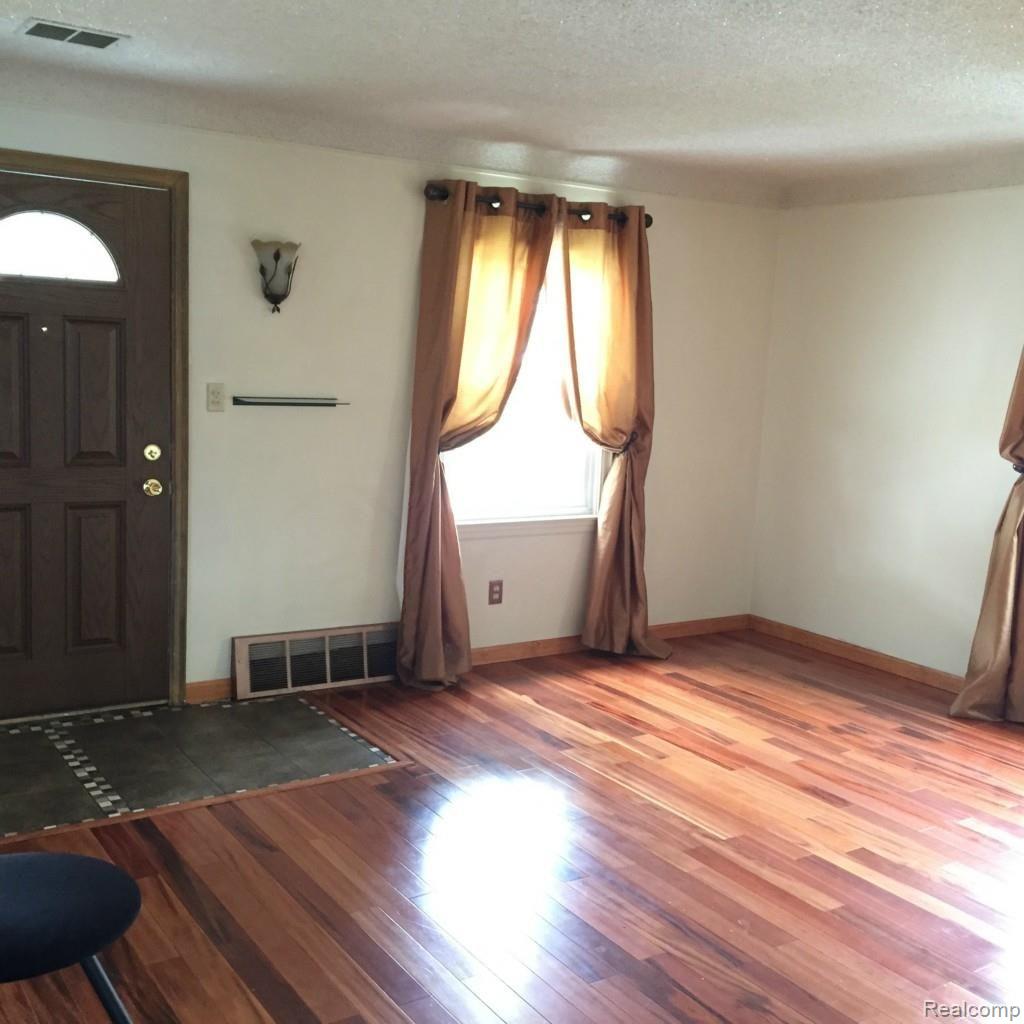 1737 Oxford Road Berkley, MI 48072 - Photo 5 of 40 new living room 1.jpg