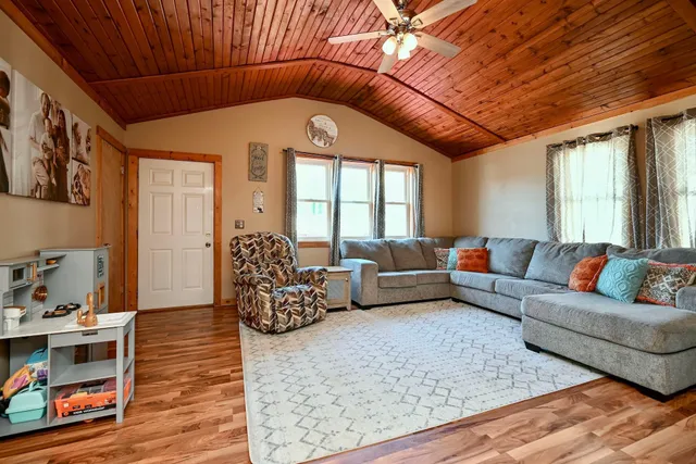 $210,000 | 313 South Washington Street, Houston, MN 55943