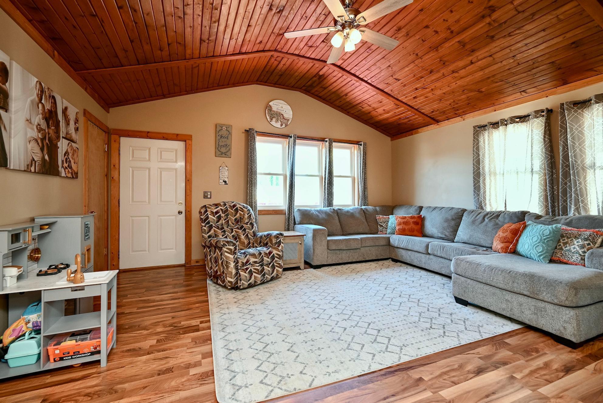 313 South Washington Street Houston, MN 55943 - Photo 15 of 35