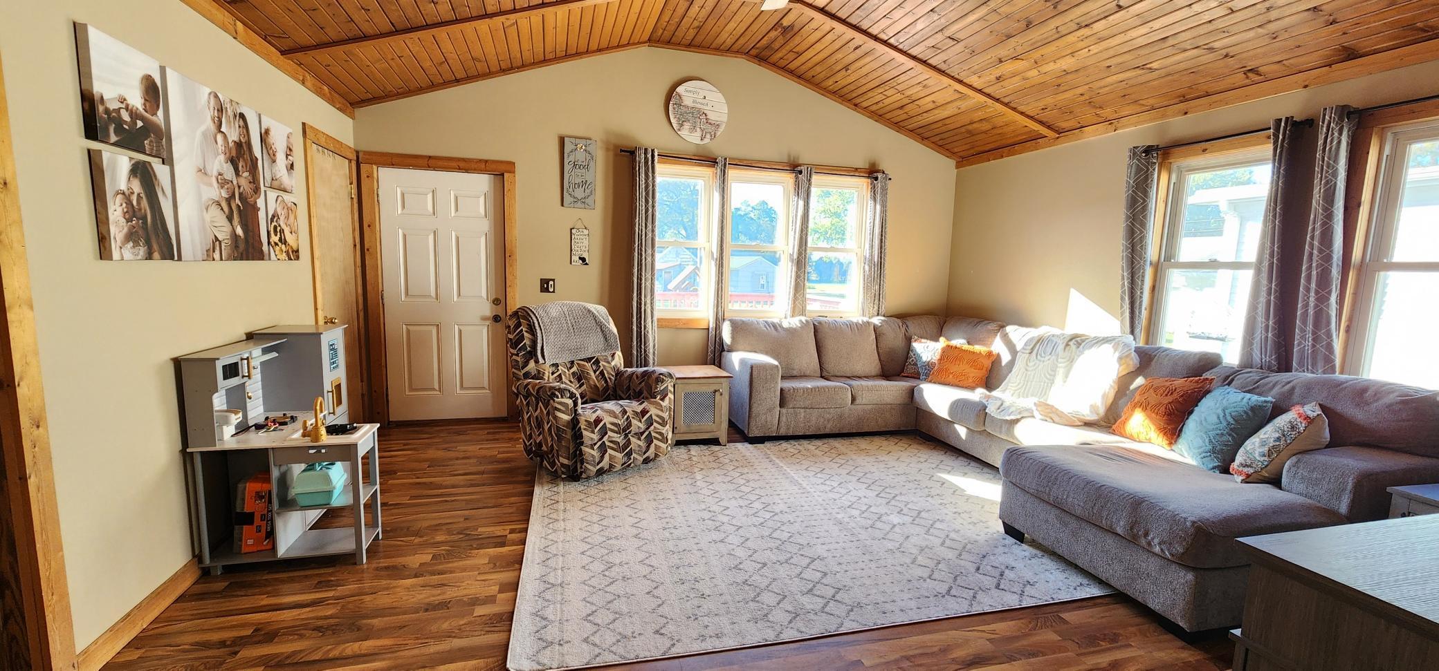 313 South Washington Street Houston, MN 55943 - Photo 3 of 35