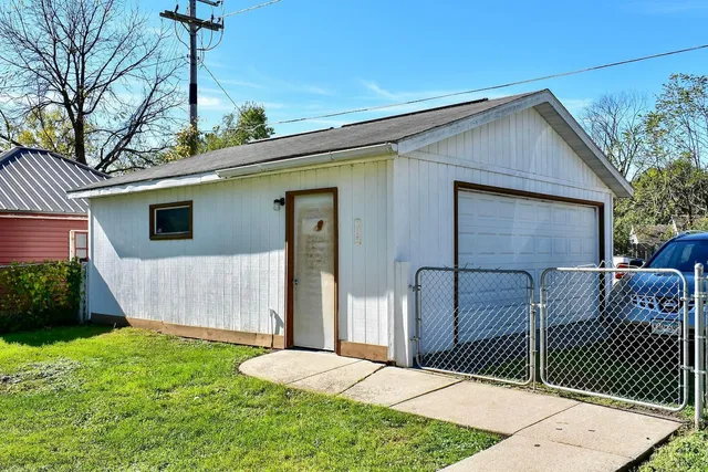 $210,000 | 313 South Washington Street, Houston, MN 55943