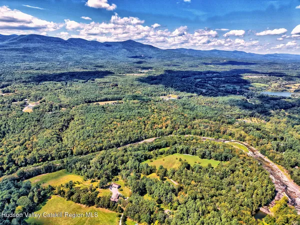 $599,000 | 70 Horseneck Road, Freehold, NY 12431