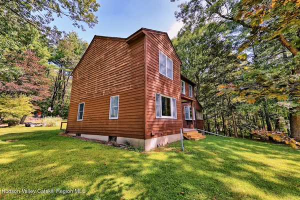 $599,000 | 70 Horseneck Road, Freehold, NY 12431