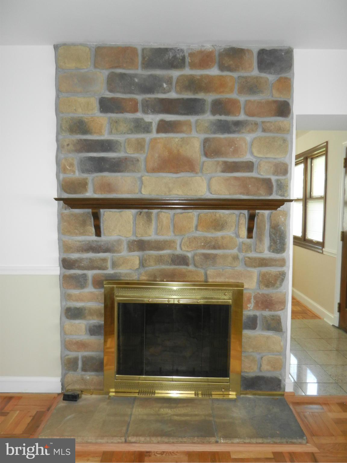 9709 Grayson Avenue Silver Spring, MD 20901 - Photo 5 of 29 Living Room