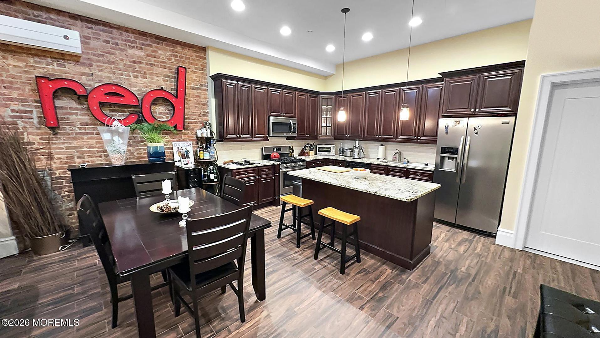 18 Broad Street, Unit 3 Red Bank, NJ 07701 - Photo 12 of 19 DJTenHoeve_18Broad2R,RedBank_13_HE_