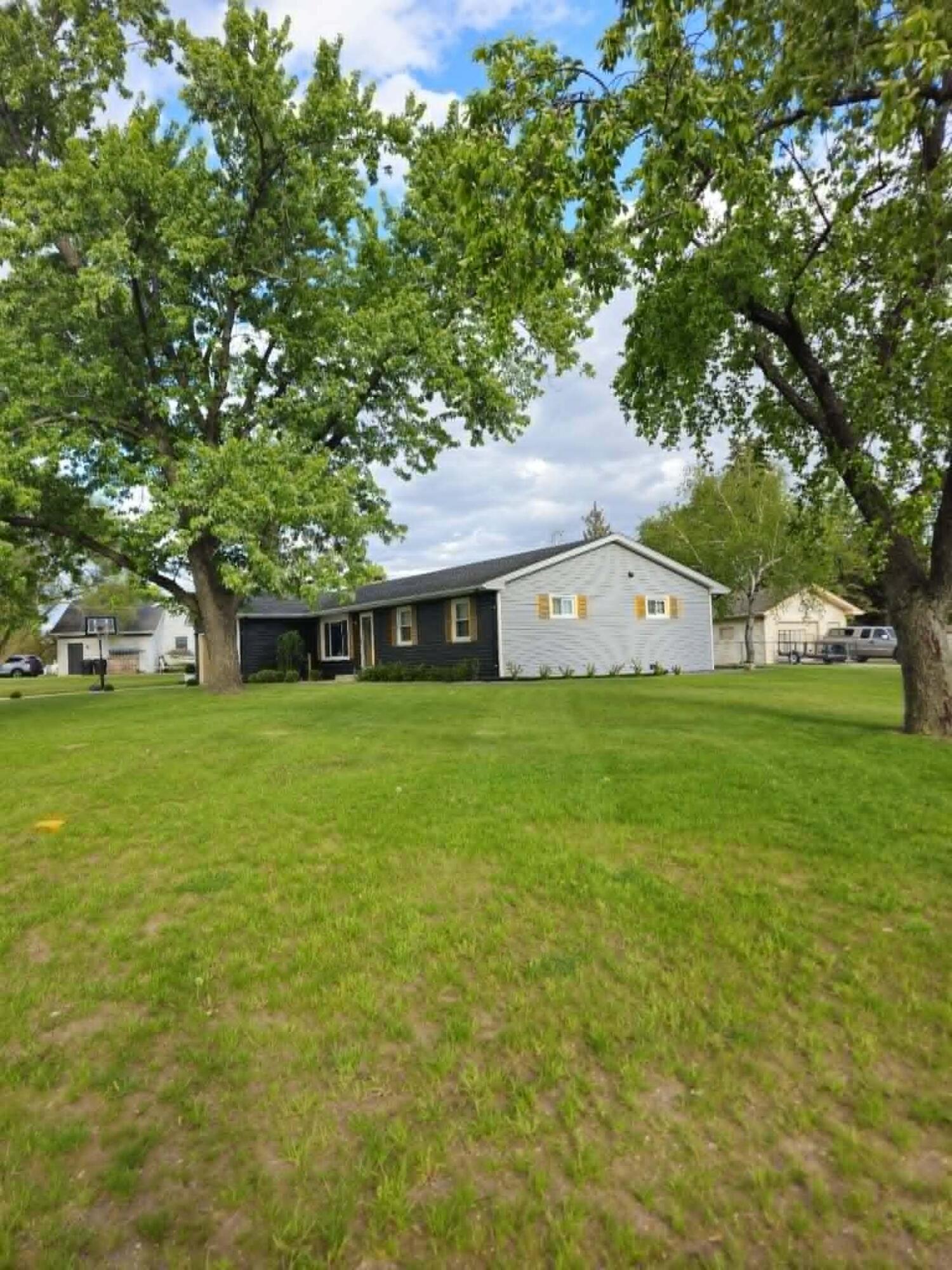 2260 Cobblestone Lane Beloit, WI 53511 - Photo 11 of 65 1a2309b7-a5da-4854-ba80-12533cfceb9c