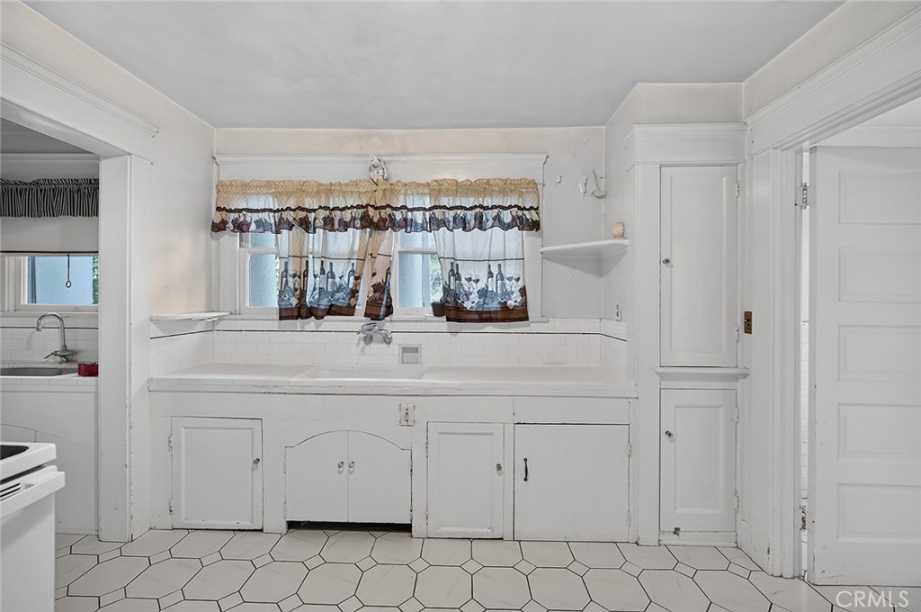 698 Arden Road Pasadena, CA 91106 - Photo 14 of 40 Gallery Image 14