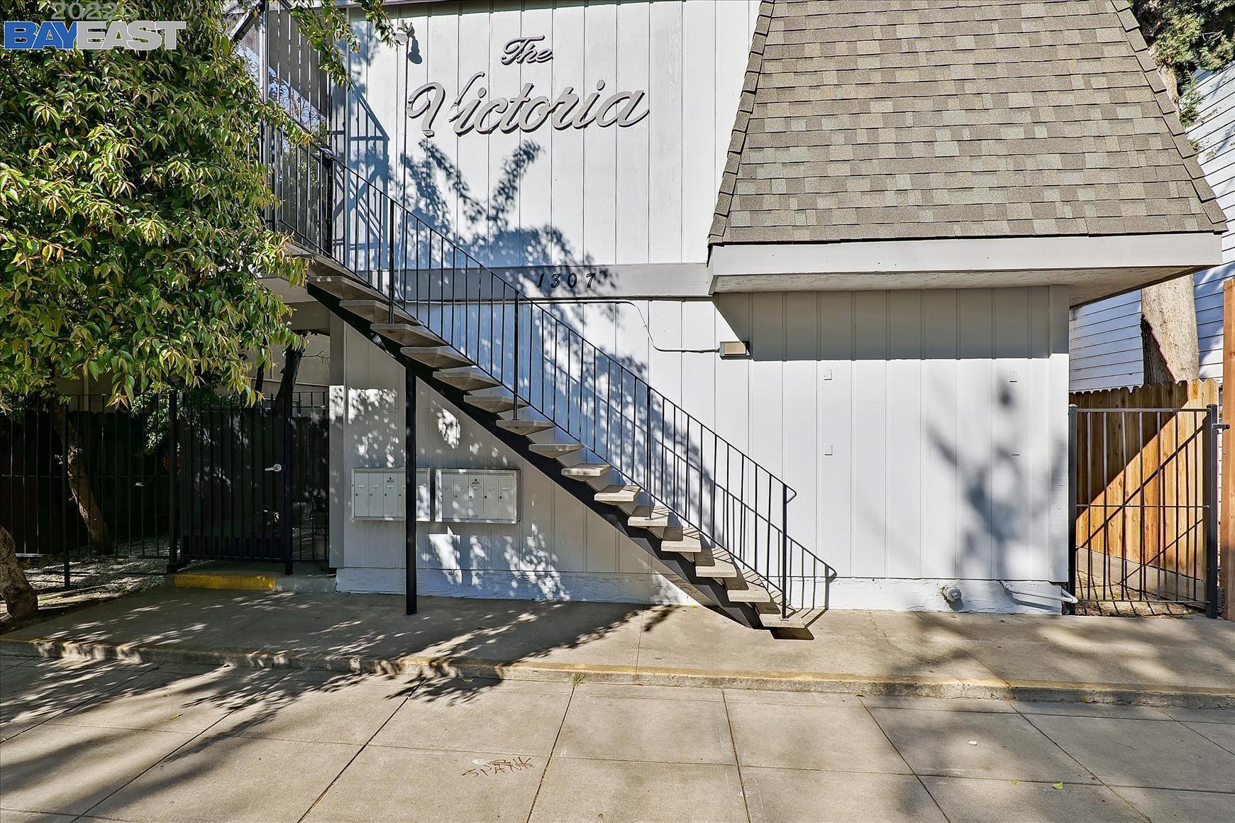1307 F Street Sacramento, CA 95814 - Photo 1 of 18 a view of entryway