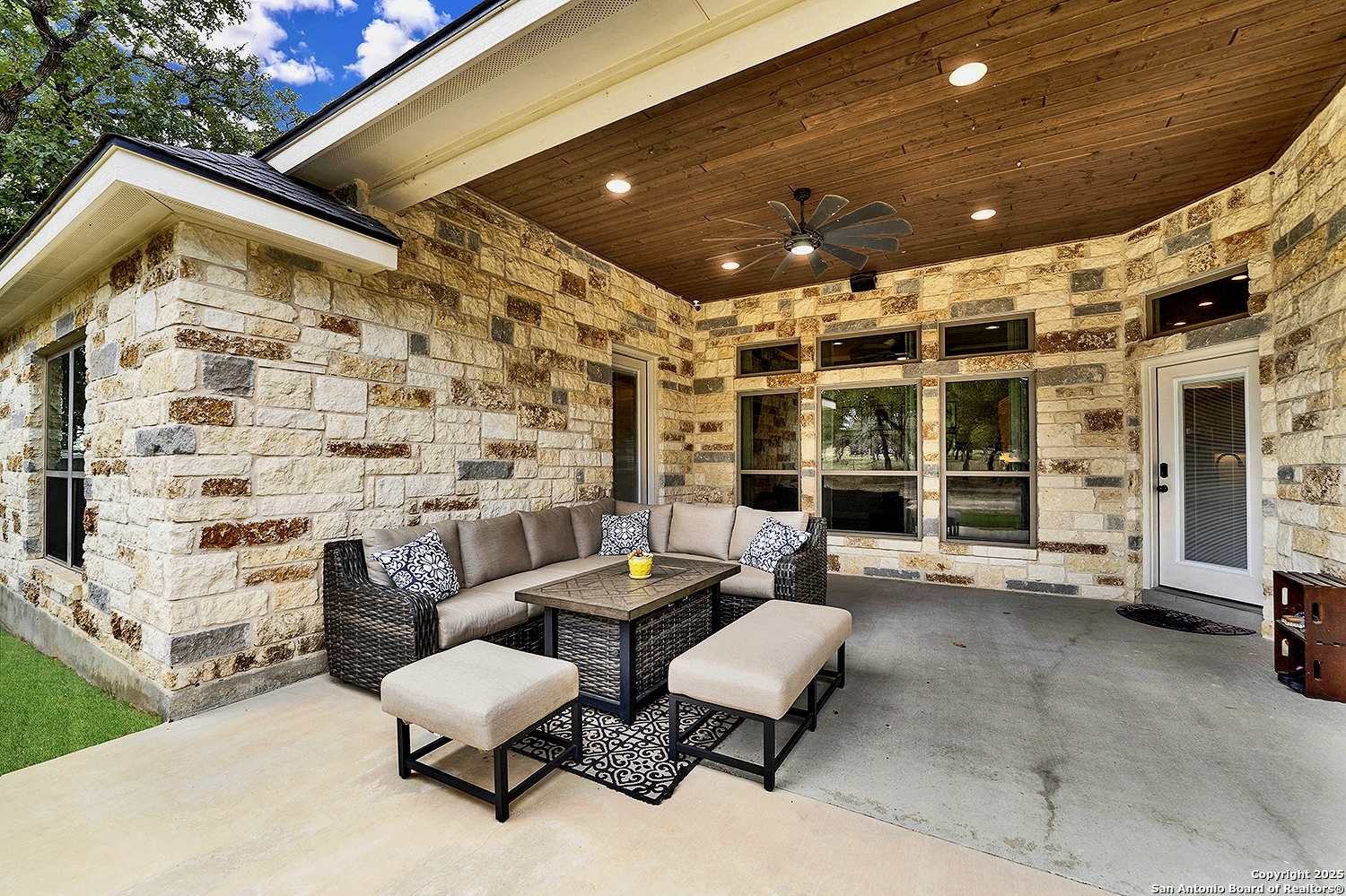 173 Hidden Pond Adkins, TX 78101 - Photo 31 of 40 a outdoor space with patio furniture and potted plants