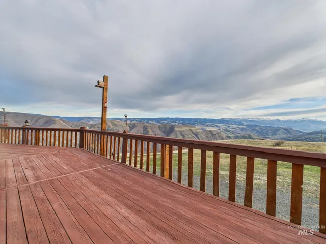 $649,000 | 190 Mdw Vw Lane, White Bird, ID 83554