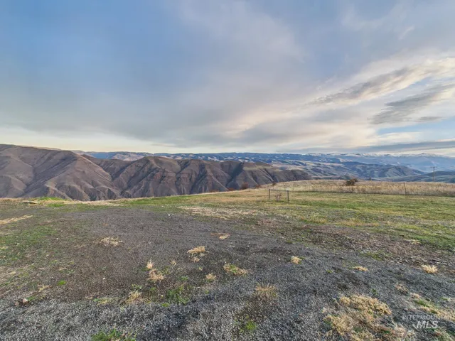 $649,000 | 190 Mdw Vw Lane, White Bird, ID 83554