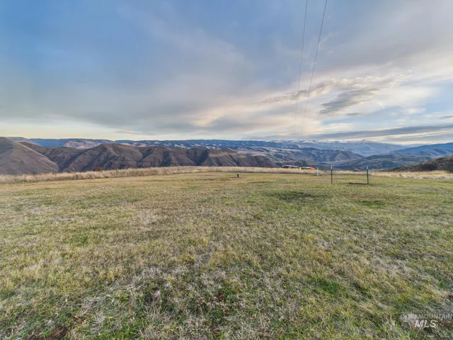 $649,000 | 190 Mdw Vw Lane, White Bird, ID 83554