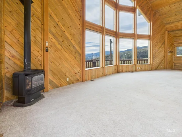 $649,000 | 190 Mdw Vw Lane, White Bird, ID 83554