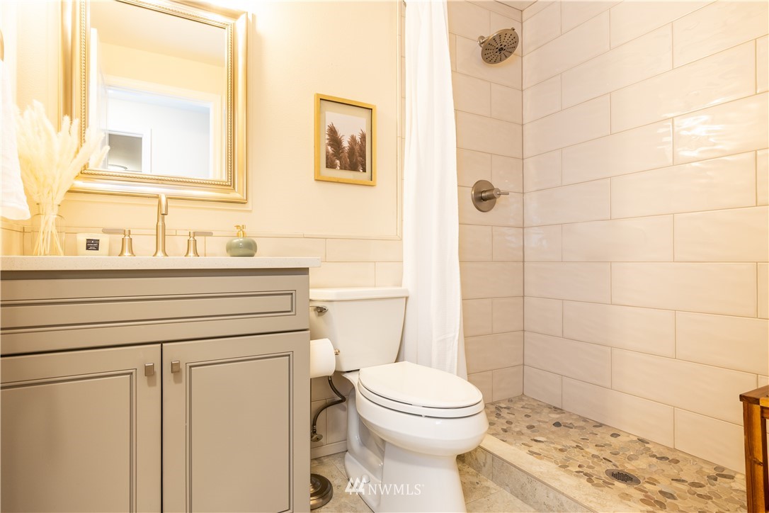 15215 Southeast 176th Place Renton, WA 98058 - Photo 12 of 19 Gallery Image 12