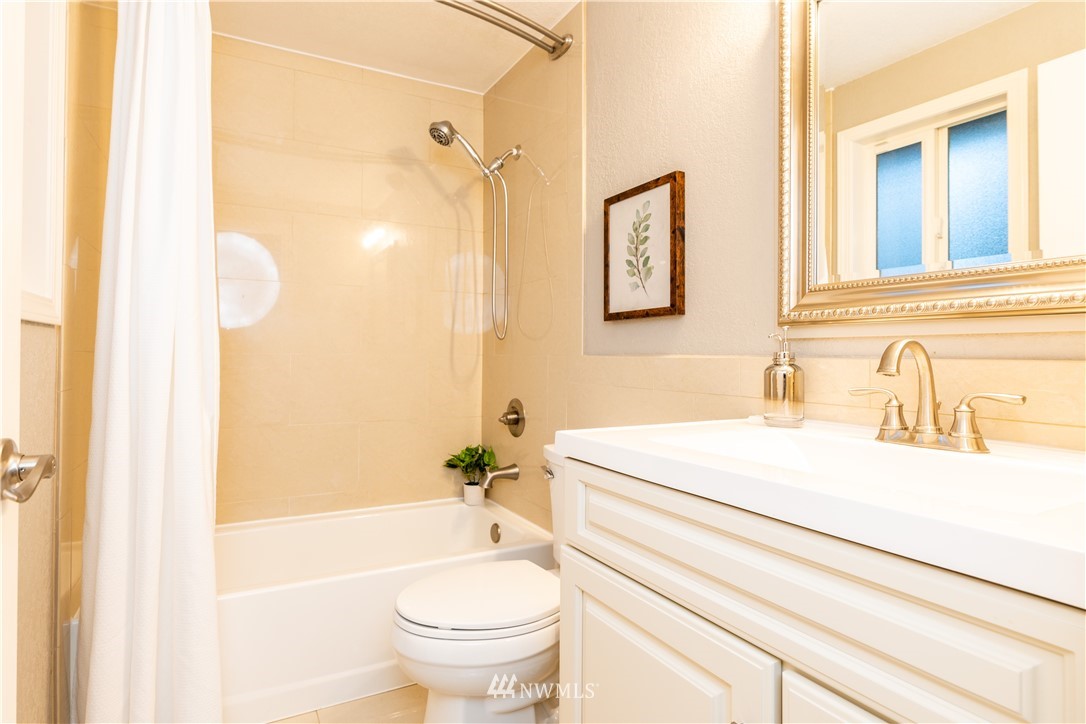 15215 Southeast 176th Place Renton, WA 98058 - Photo 13 of 19 Gallery Image 13