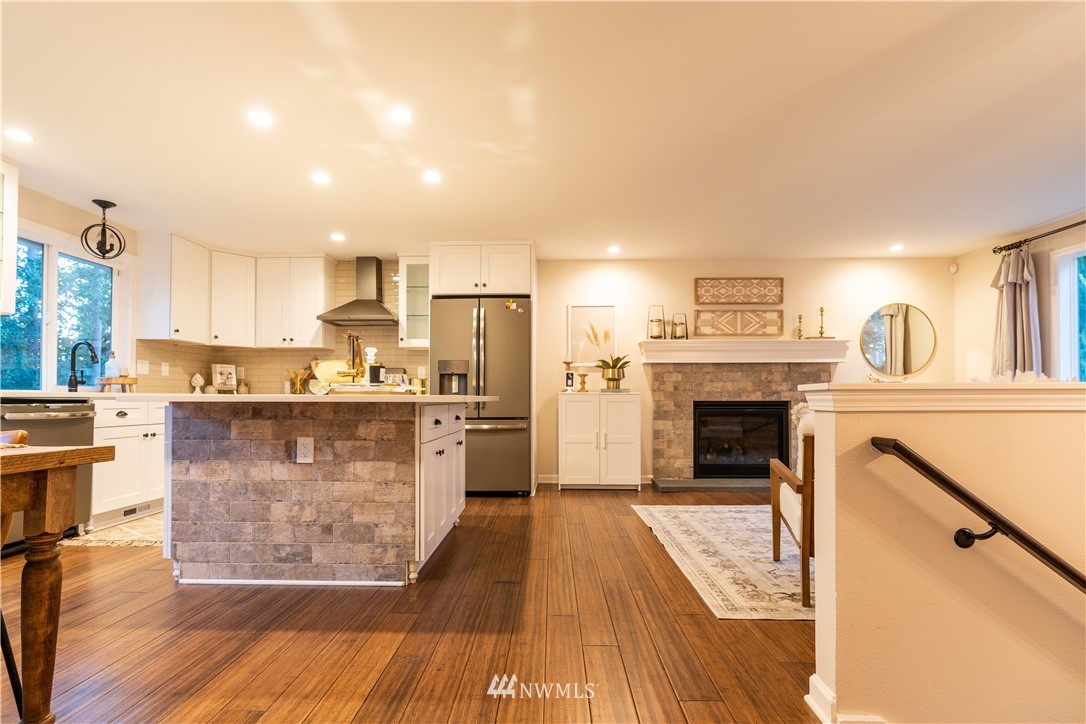 15215 Southeast 176th Place Renton, WA 98058 - Photo 4 of 19 Gallery Image 4